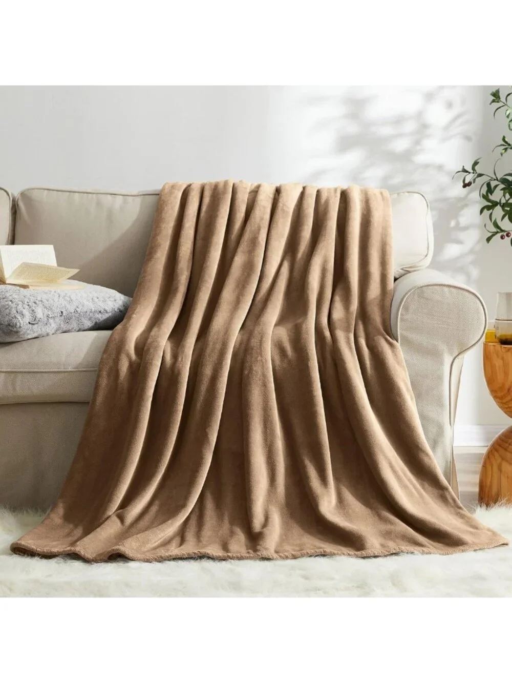 Cozy Brown Fleece Throw Blanket - Soft, Lightweight, Warm for All Seasons 50x60